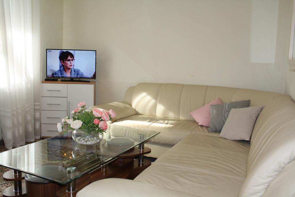 Ferienwohnung Baden Bliss Bagian luar foto